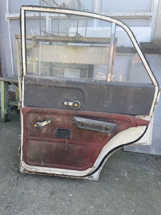 Врати за москвич