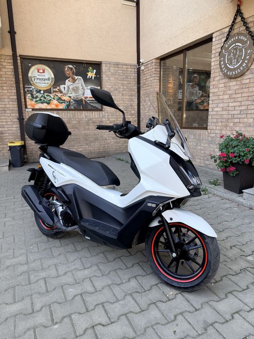 Scuter kymco skytown 125i abs