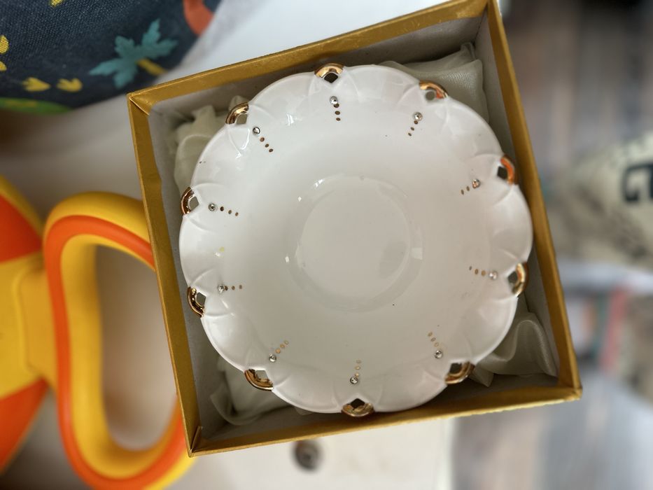 Продам посуды белые на приданное можно