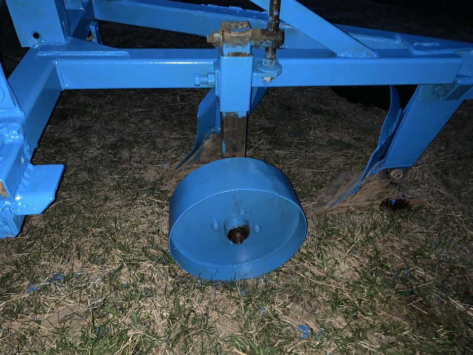 Vand pluguri cu 2 si 3 brazde