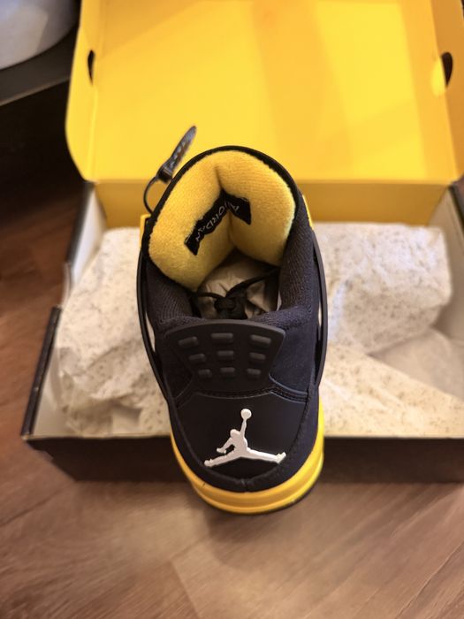 AIR Jordan 4retro -negru cu galben