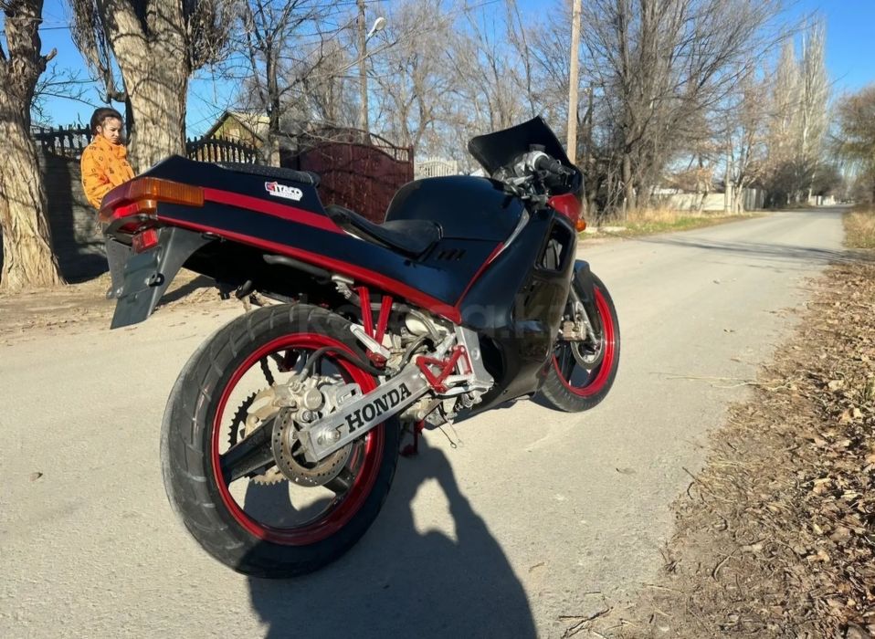Мотоцикл HONDA SBR