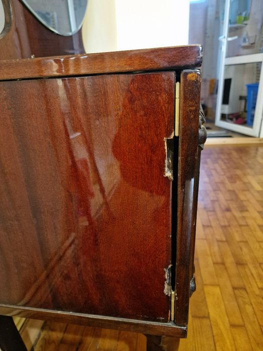 Vand comoda cu oglinda