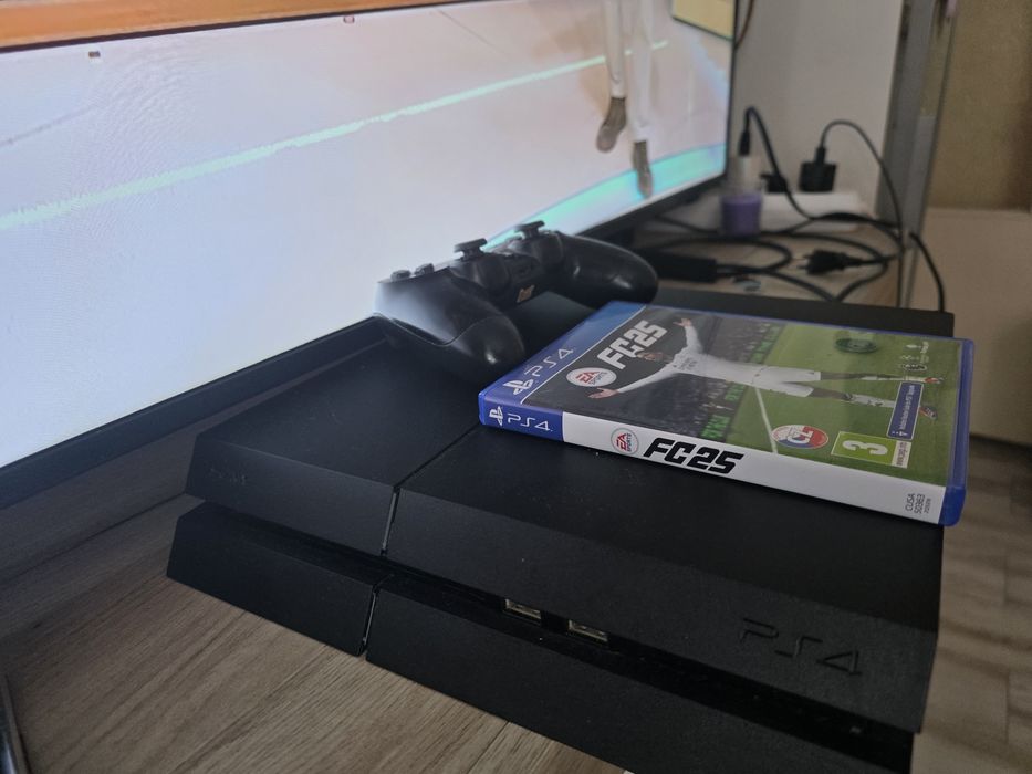 Playstation 4  In stare foarte bună  FC25