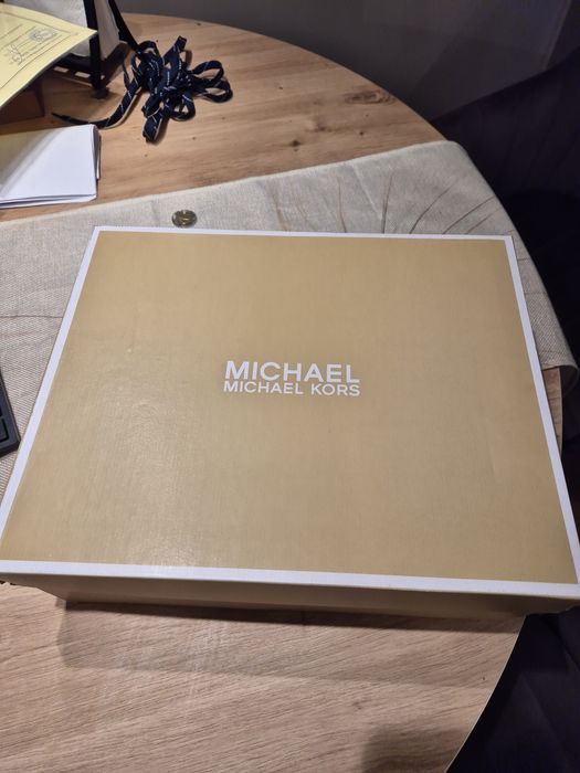 Боти  Michael Kors 40 номер, чисто нови
Regan Suede Ankle Boot