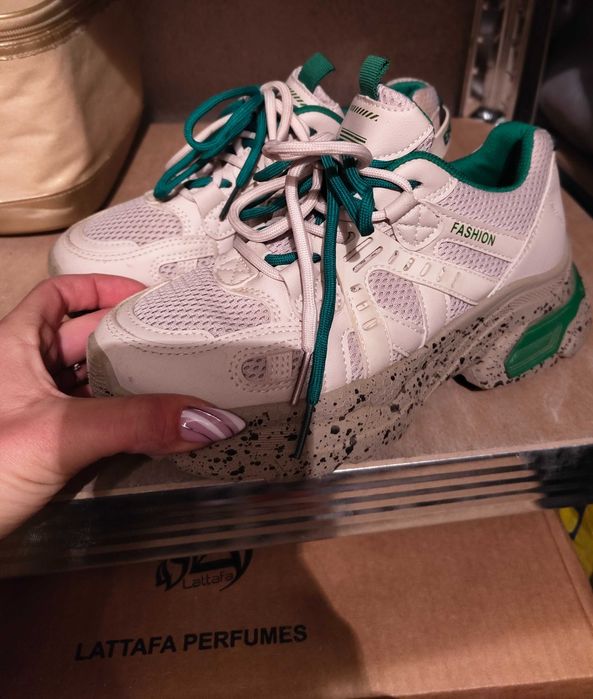 Обувки чисто нови и ползвани