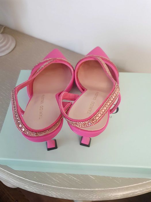 Продам женские туфли