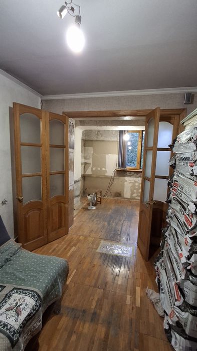 Деревянная дверь, двери