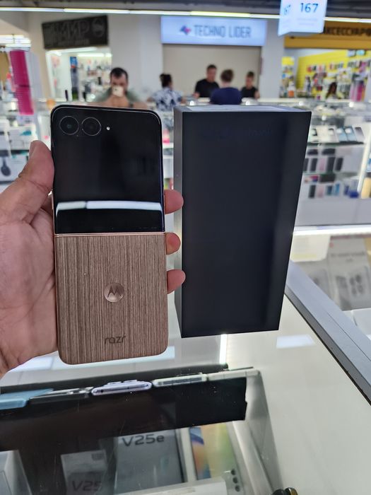 Moto razr 60 ultra 16/512