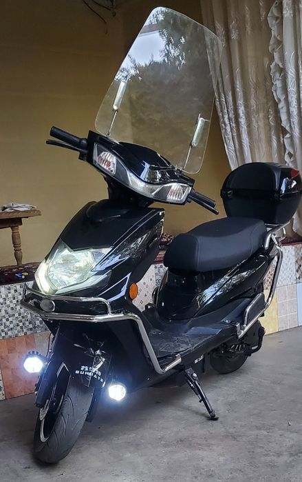 Скутер срочна сотилади