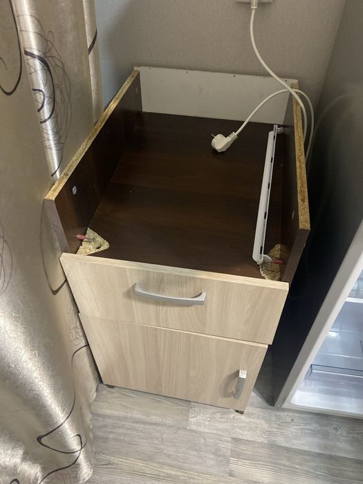 Отдам диваны, ковер.