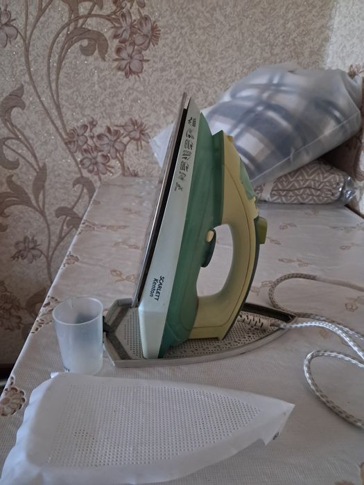 Продам утюг Scarlett