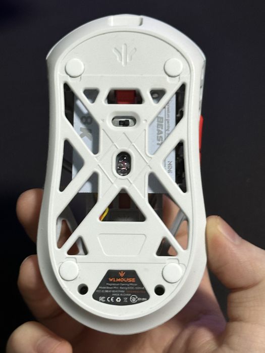 Мышь WLmouse Beast X Mini(бело-красная) Б/у