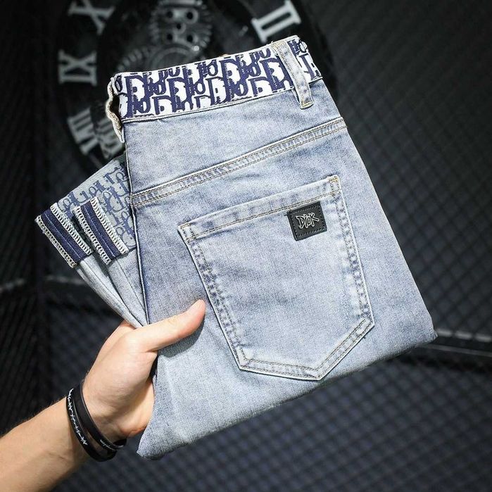 Aduc pe comanda Blugi Amiri orice model