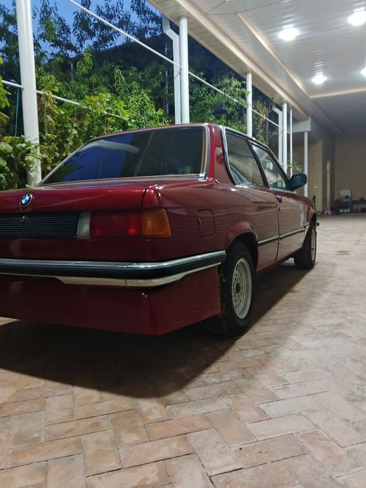 Bmw moshina sotiladi