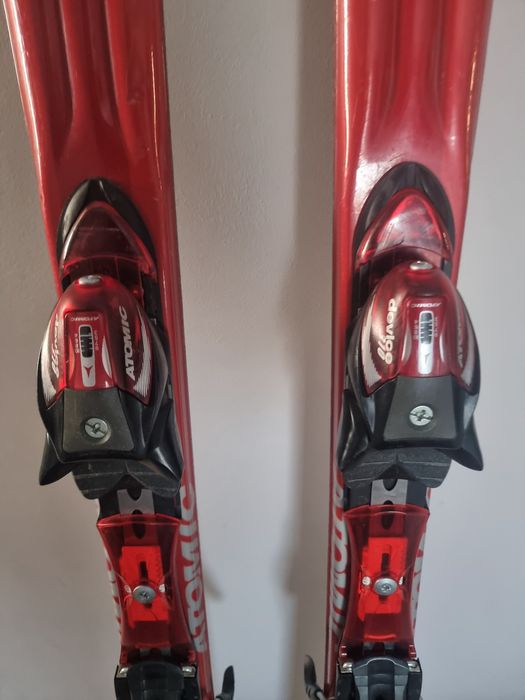 Vând schiuri Atomic 158cm si clăpari Nordica 30.0mm