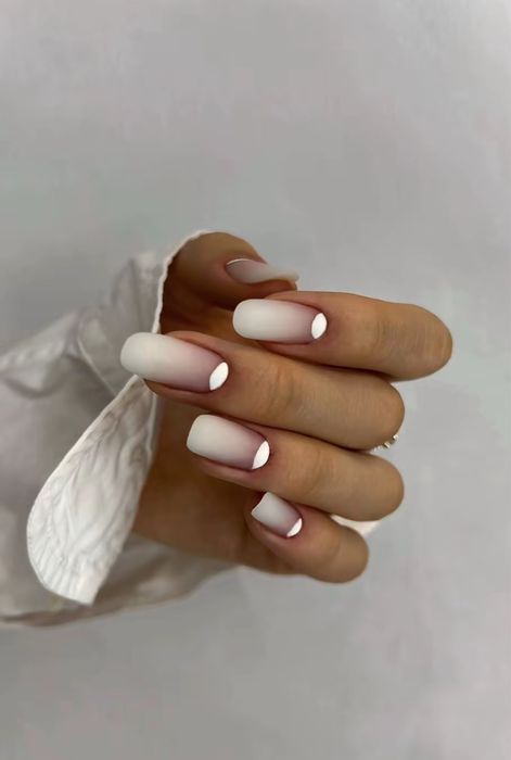 Aplic unghii cu gel si oja semipermanenta sector 2