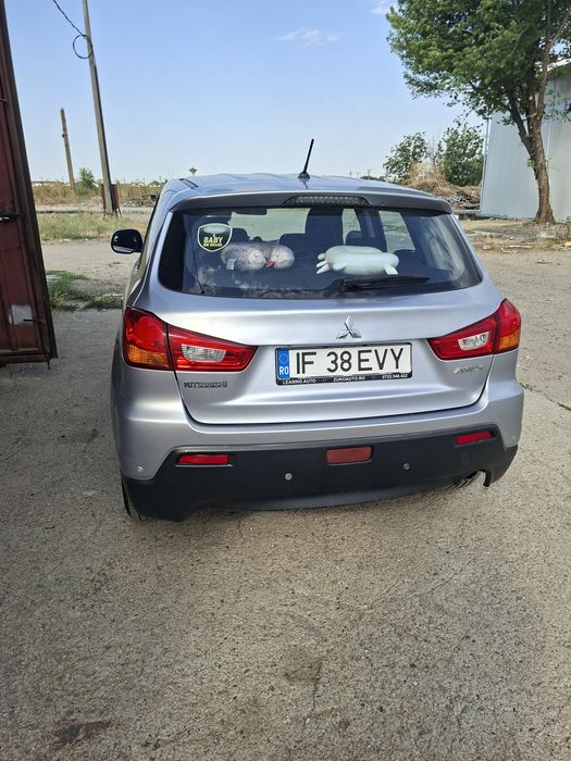 Vând Mitsubishi Asx