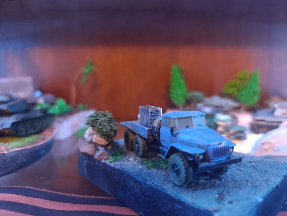 Диорама с Уралом,  1/100 масштаб