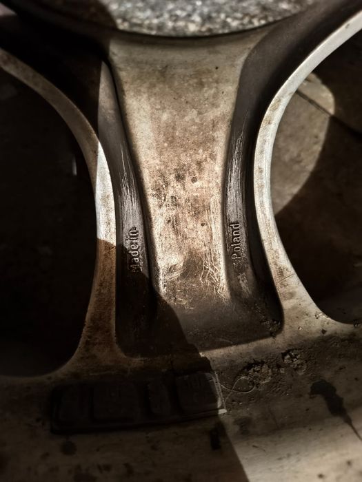 Продам оригинальные диски R16 5/112