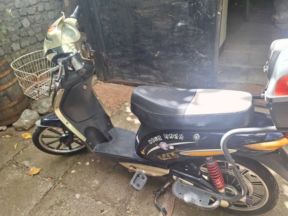 Електрически скутер
Електрически скутер