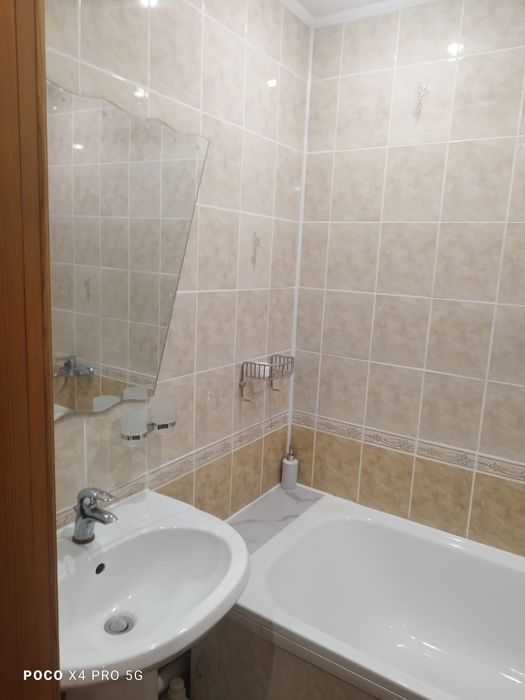 Сдаётся 5 ком 100 кв Достык мол