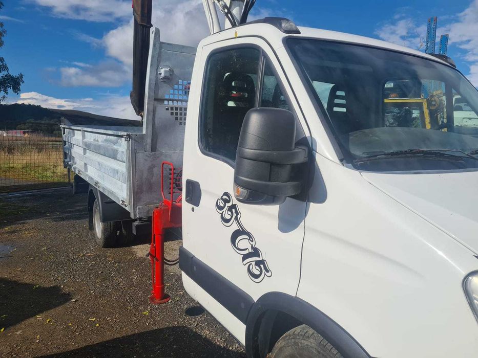 Vând  Iveco  Daily  3.5 tone basculabil  cu macara