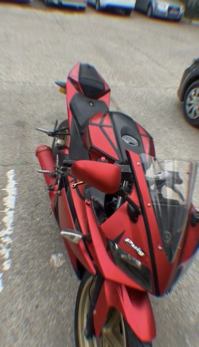 Yamaha YZF-125 Roșu