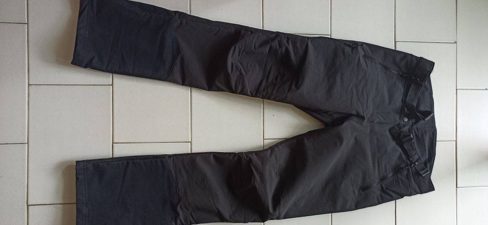 Зимен дамски туристически панталон Quechua 40