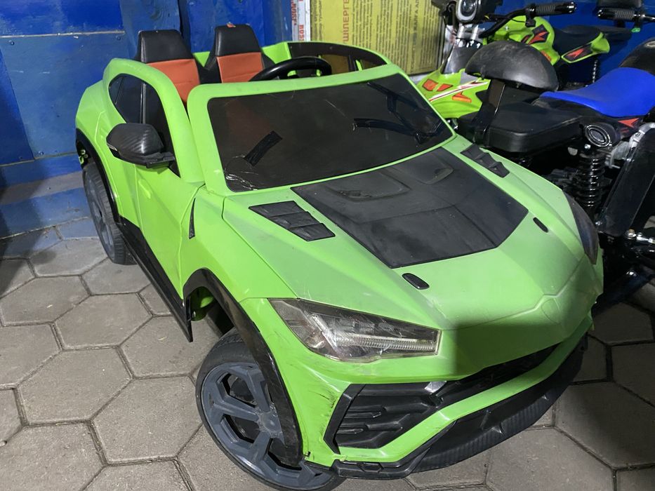 Продаю детскую машинку