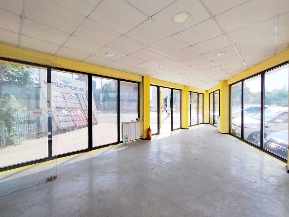 Дава се под наем Магазин в Перник, Център - 55 кв.м за 280.5 € - Снимка #2