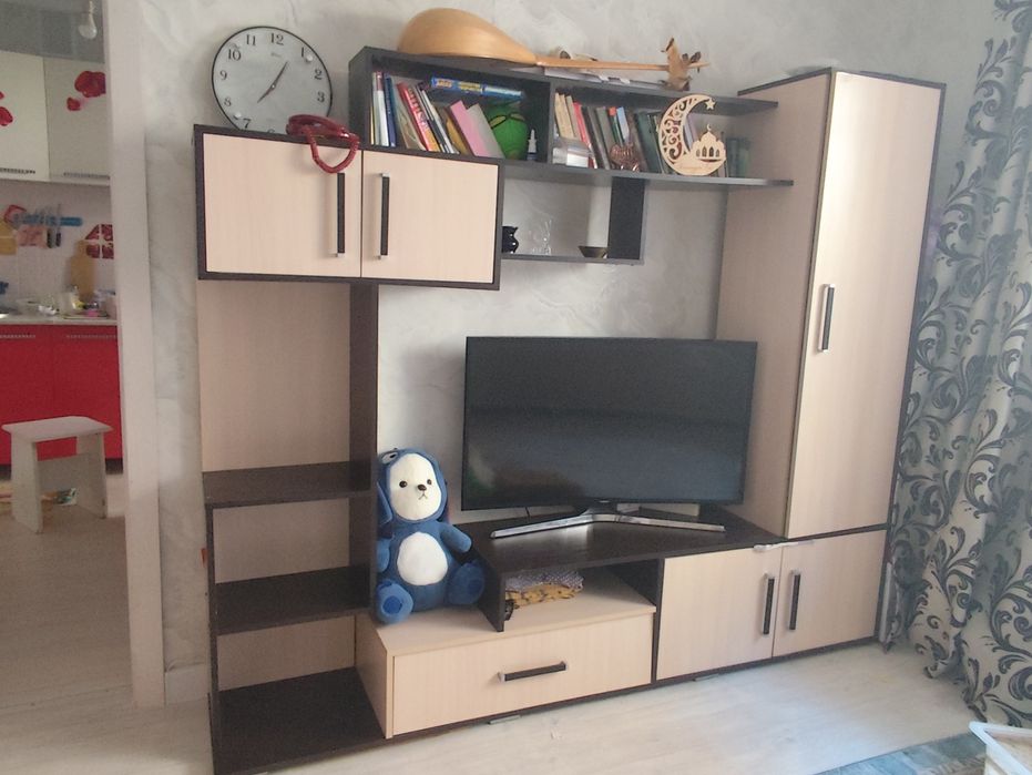 Прихожая, шкафы б/у,1 этаж