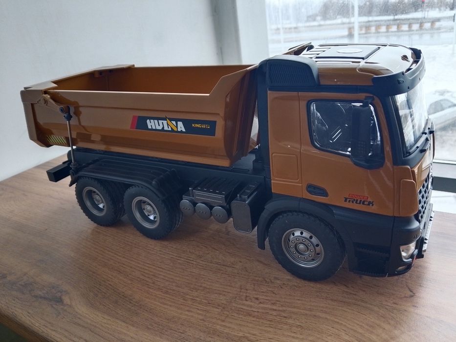 Самосвал,почти новая