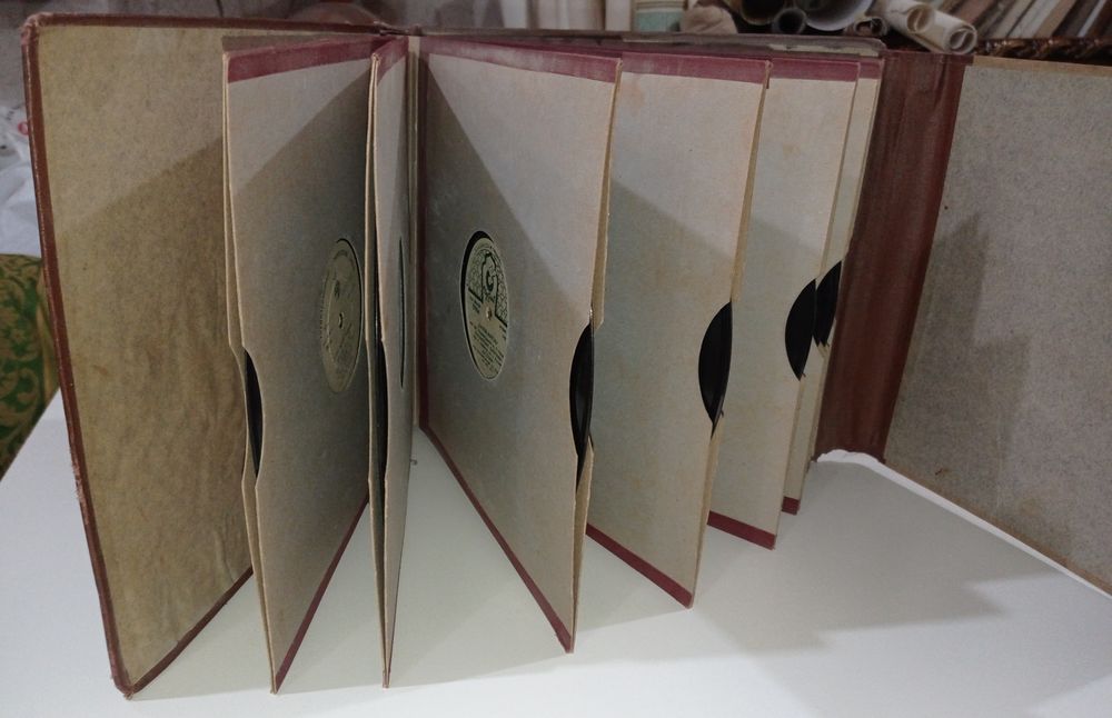 Патефонные и виниловые пластинки