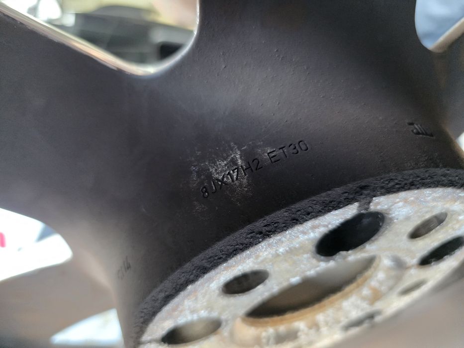 Гуми с Джанти за Audi A6,A7 235/55 R17 Hankook 2024 dot