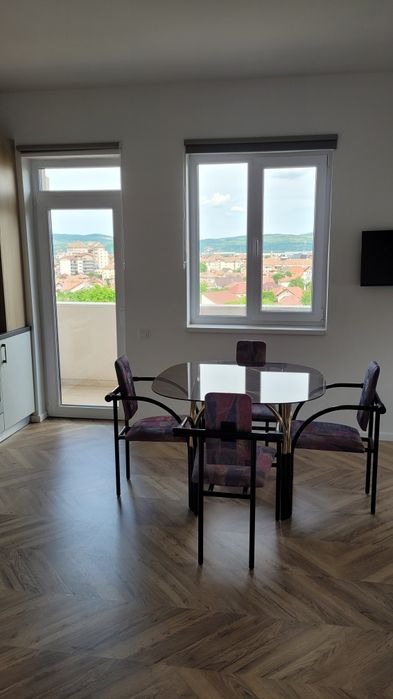 Apartament 2 camere Tolstoi, bloc nou, loc de parcare privat