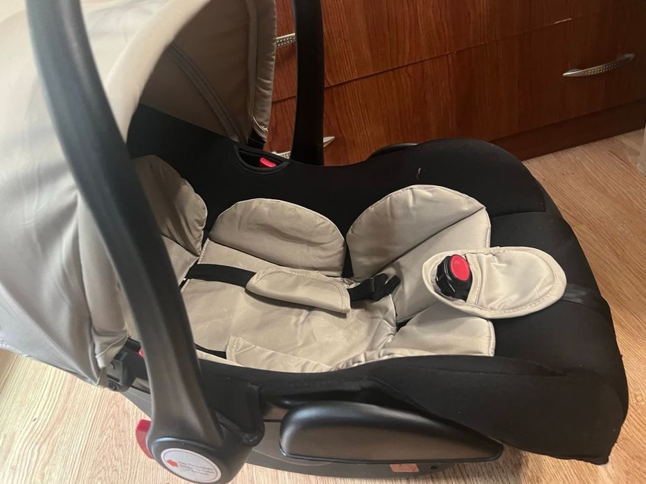 CHIPOLINO Стол за кола-кошница АМОРЕ I-SIZE (40-85 см) МАКАДАМИЯ