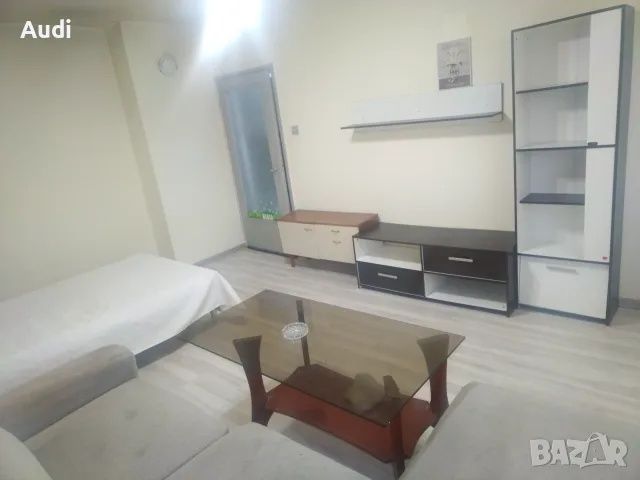 Собственик дава под наем обзаведена гарсионера кв. Владиславово бл. 33 ет. 9 последен етаж БЕЗ АСАНСЬОР