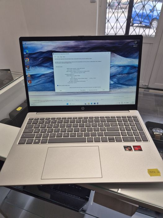 Laptop HP nou! - Ryzen3/8 gb ram