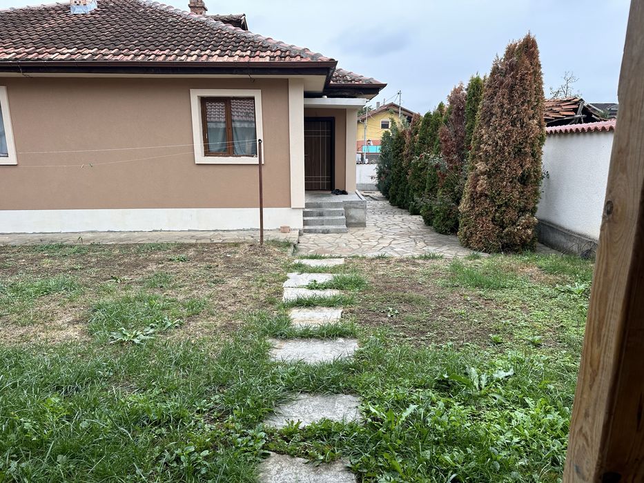 къща луковит за продаване