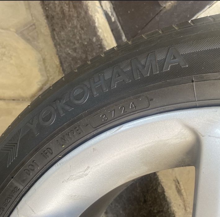 Продам летний комплект 215/55/17