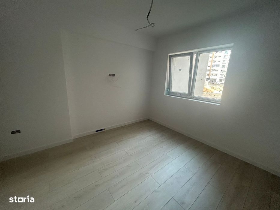 Apartament 3 camere decomandat, 35mp curte proprie, metrou Berceni