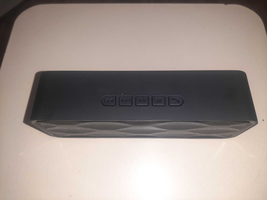 Продам блютуз колонку(Новая)