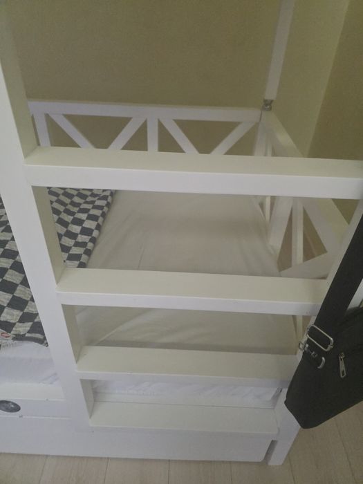 Кровать двухярусная дерево