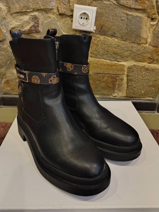 Нови Оригинални GUESS Боти Ovelle от еко кожа