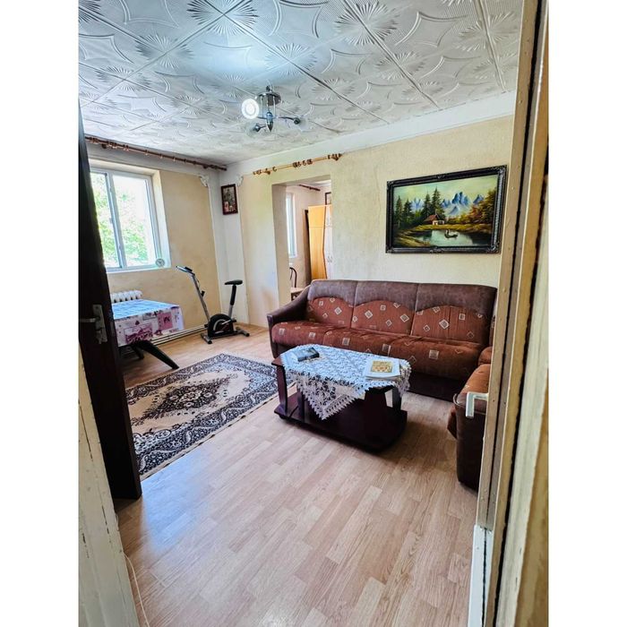 Apartament 2 camere centru Harlau, et. intermediar, mobilat