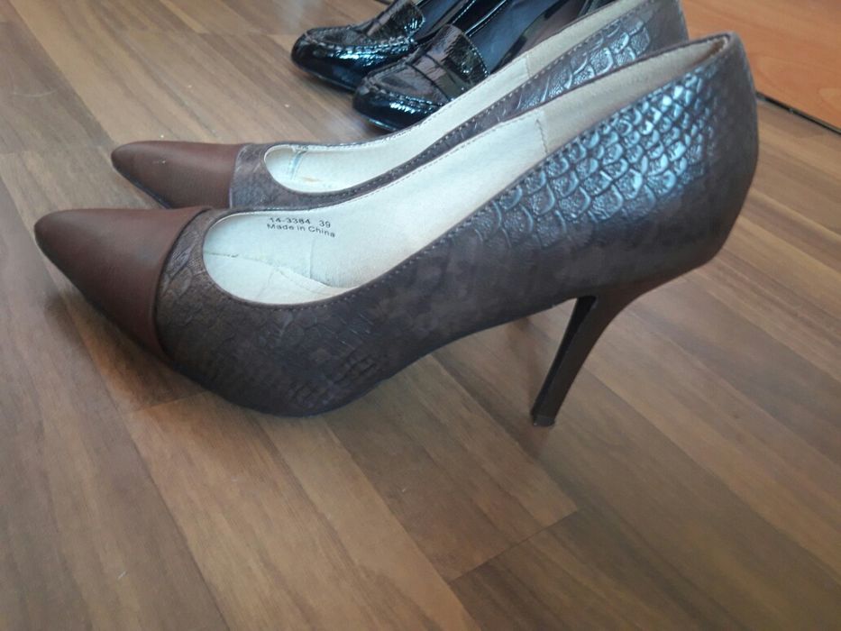 Обувки на висок ток