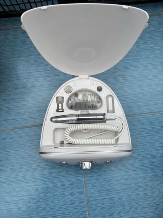 Statie manichiura pedichiura Beurer MP 100