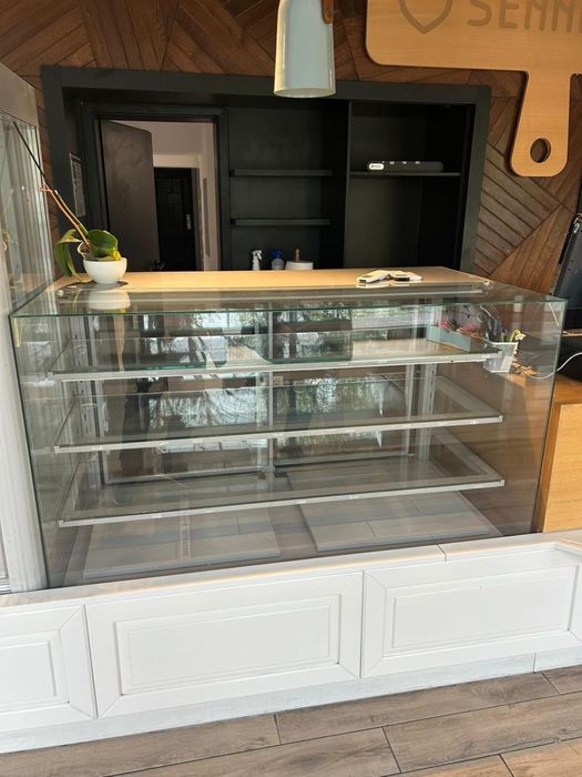 Vand vitrina cofetarie patiserie horeca perfect  funnctionala 150 cm
