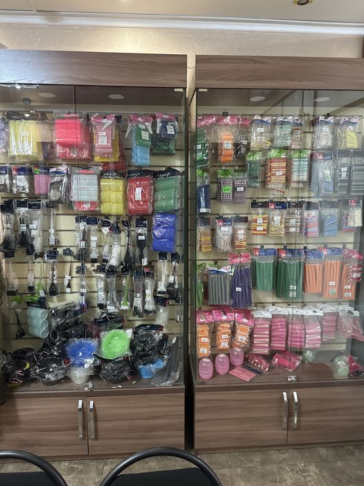 Продам шкафы-витрины! Срочно!